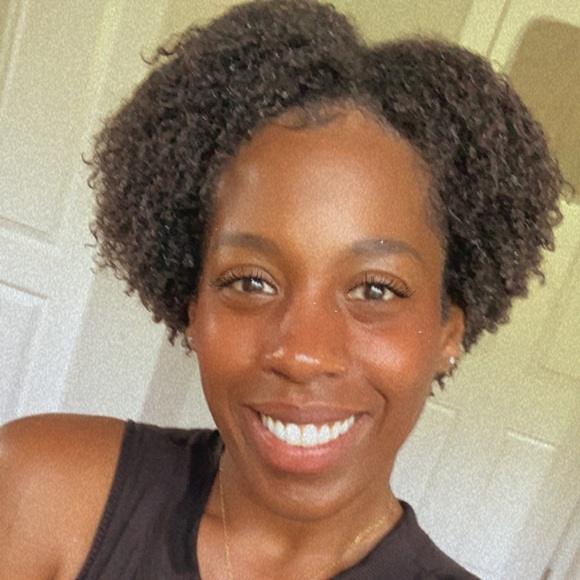 Meet your Posher, Ashley - Picture 3 of 3